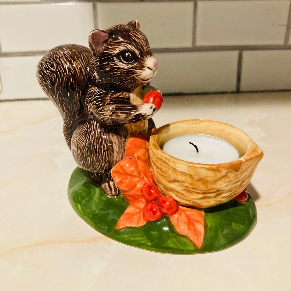 SQUIRREL TEA LIGHT CANDLE HOLDER - Picture 2 of 6